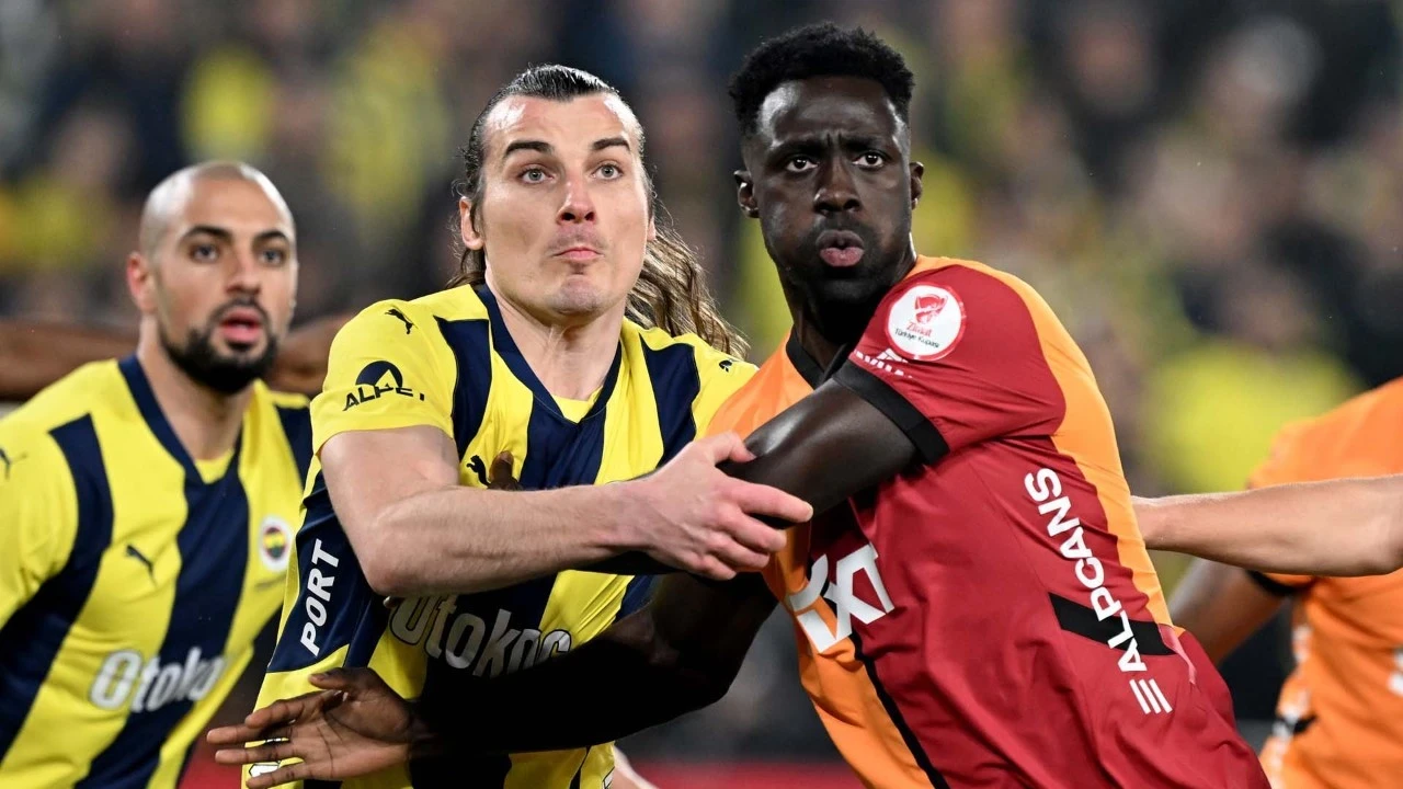 İtirazlarla dolu gece: Fenerbahçe Galatasaray maçında şok olaylar