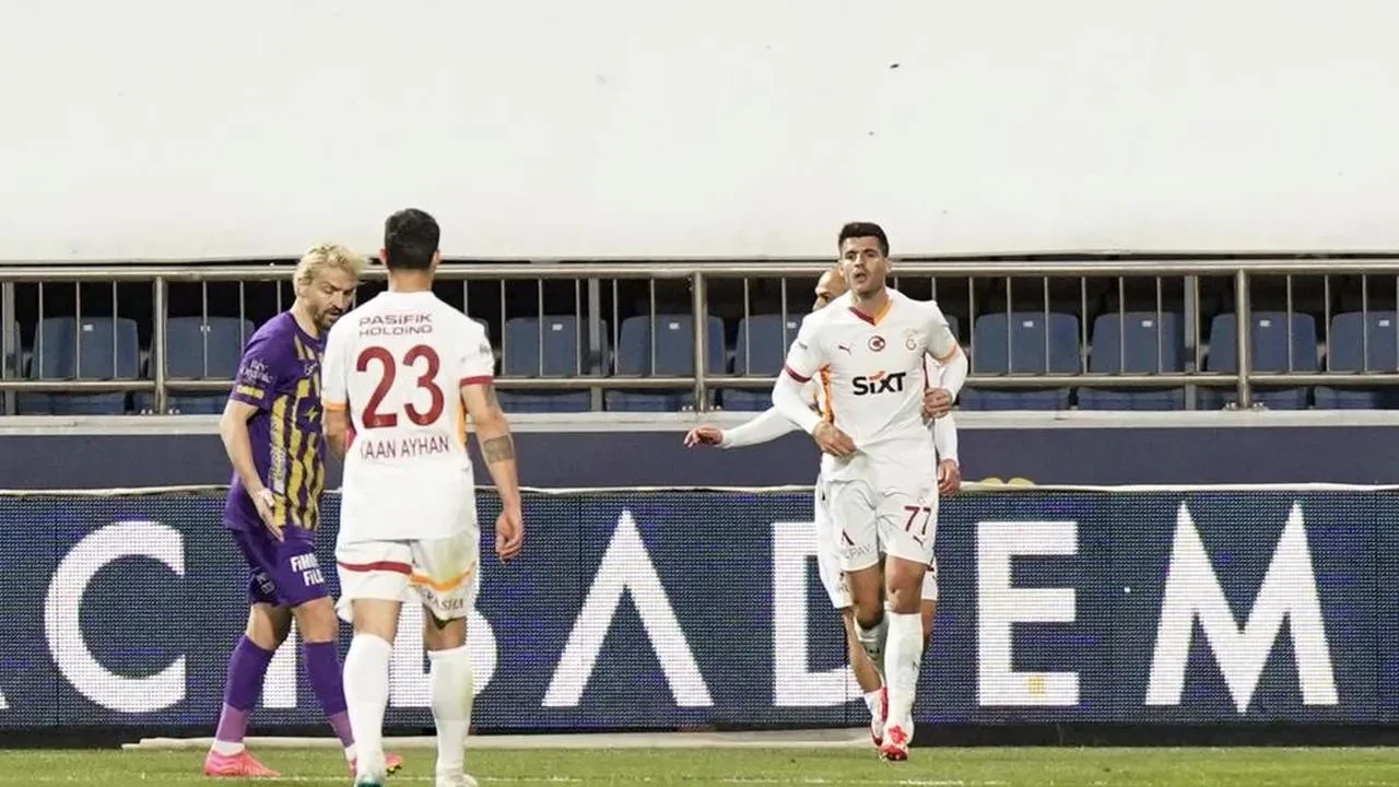 Kaan Ayhan 3 maç sonra sahada: Galatasaraylı futbolcu Eyüpspor karşısında forma giydi