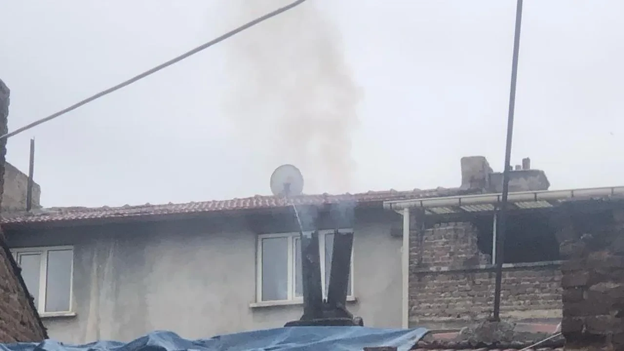 Eskişehir'de duman alarmı: Mahalleli yetkililerden acil çözüm bekliyor