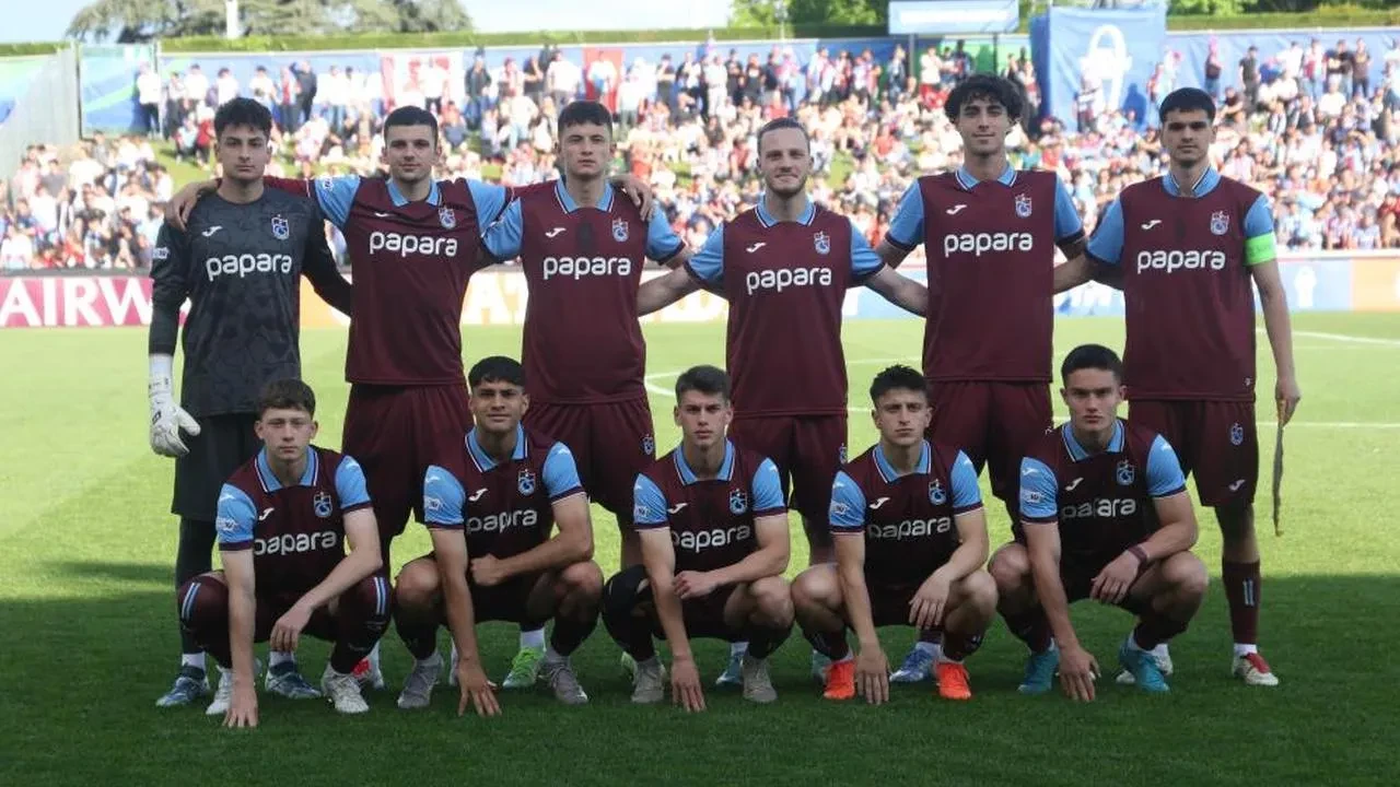 Trabzonspor U19, UEFA Gençlik Ligi finalinde Barcelona'ya 4-1 yenildi; Bican Tibukoğlu'nun golü yeterli olmadı mı?