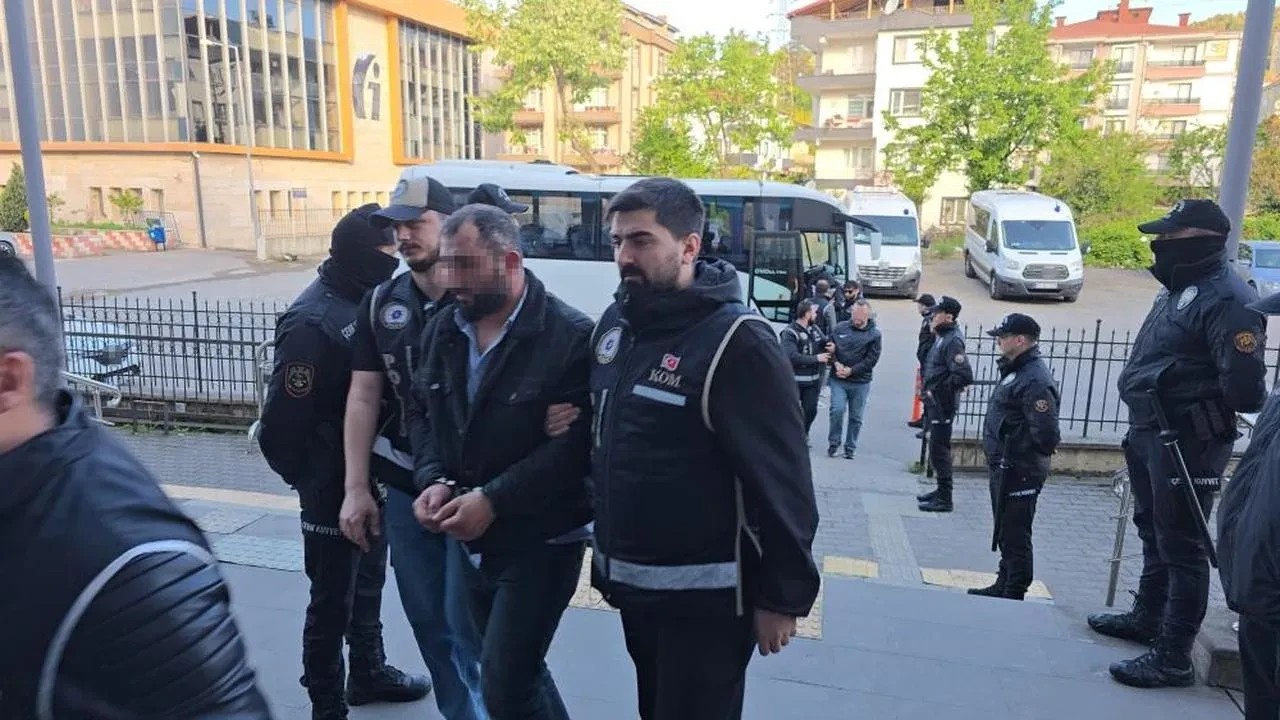 Karadeniz Ereğli'de silah kaçakçılığı operasyonu: 7 şüpheli adliyede