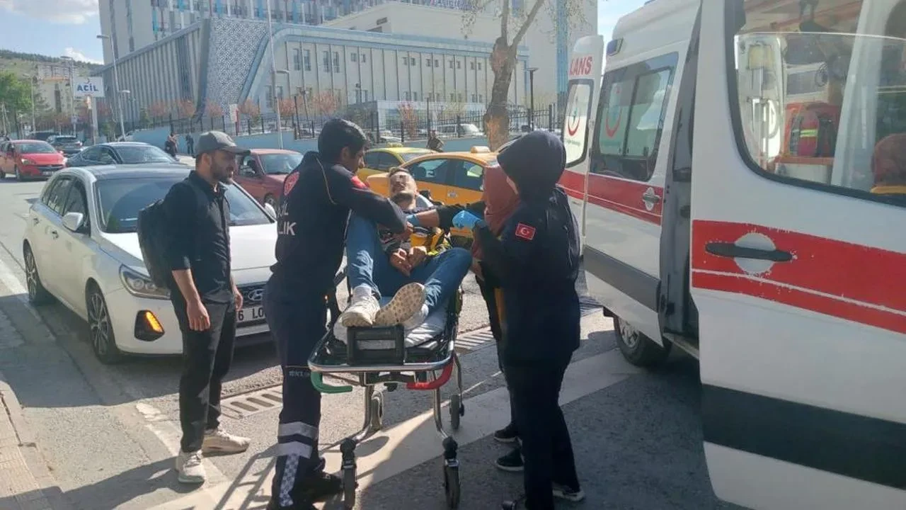 Malatya'da korkunç kaza: İki araç çarpıştı 3 yaralı