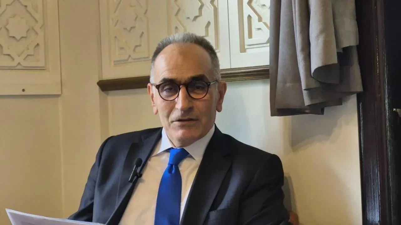 Düzceli hat sanatçısı Hayrullah Atay'dan edebiyat hamlesi: 4 yeni kitabını tanıttı, okur sayısına isyan etti