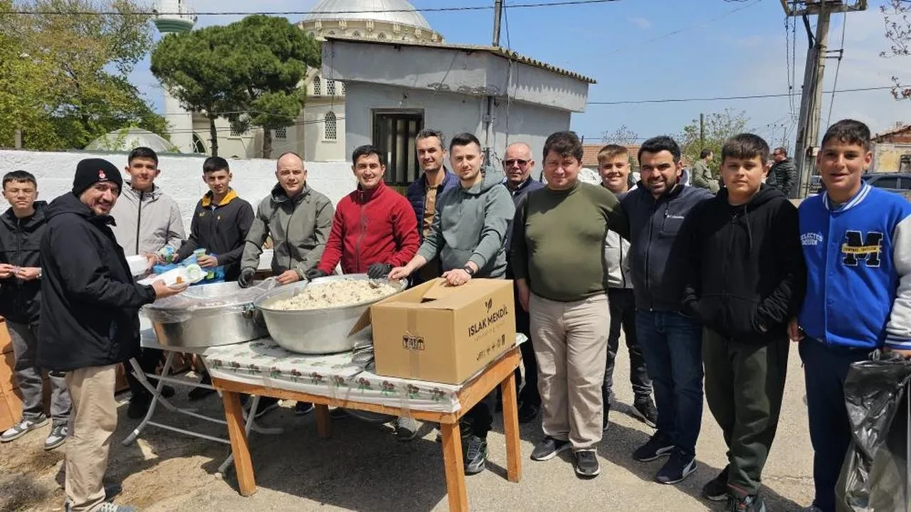 Köy Hayrında binlerce kişi buluştu: Manevi atmosferde 4 bin kişiye hayır yemeği ikramı yapıldı