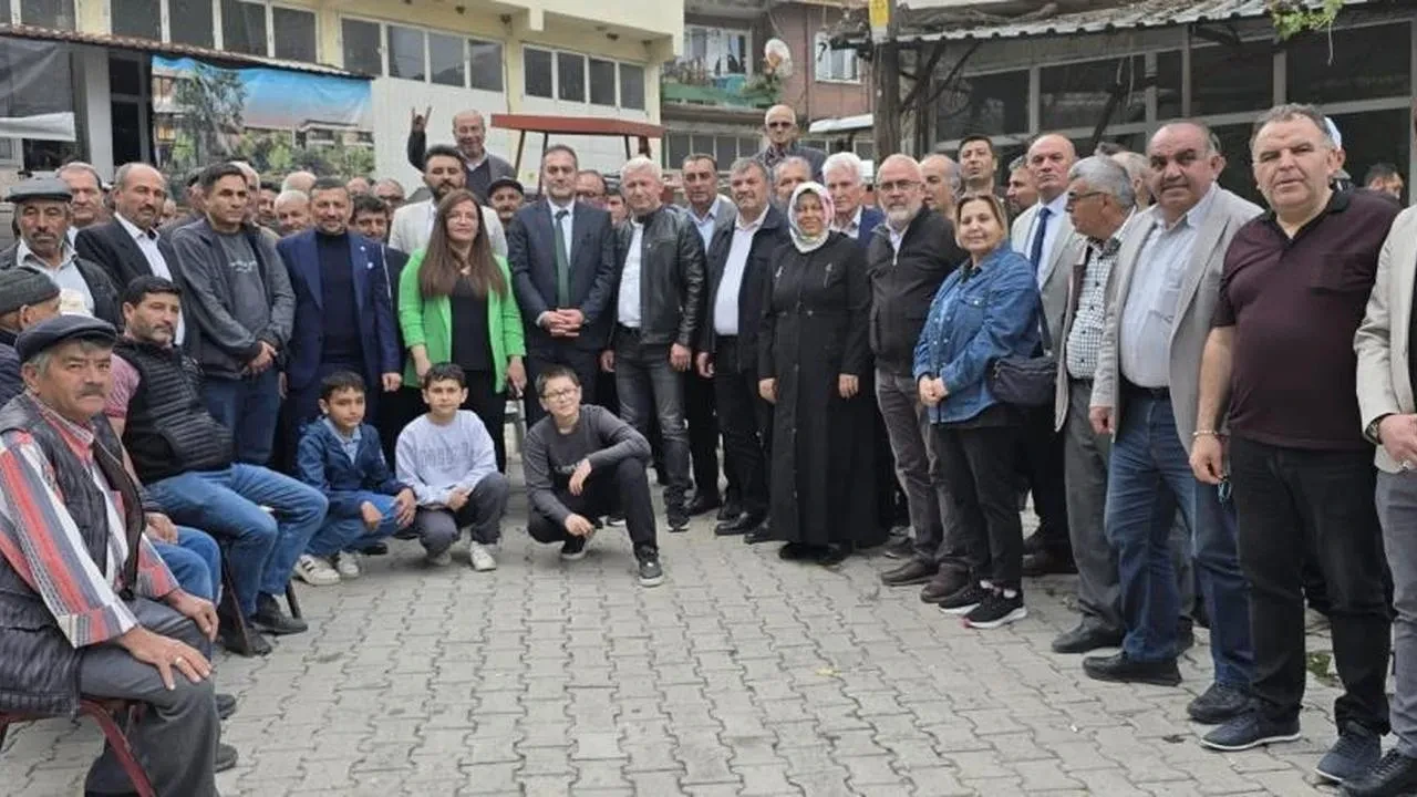 Kütahya'da MHP Milletvekili ve Belediye Başkanları depremzedeleri ziyaret etti: Destek sözleri verildi