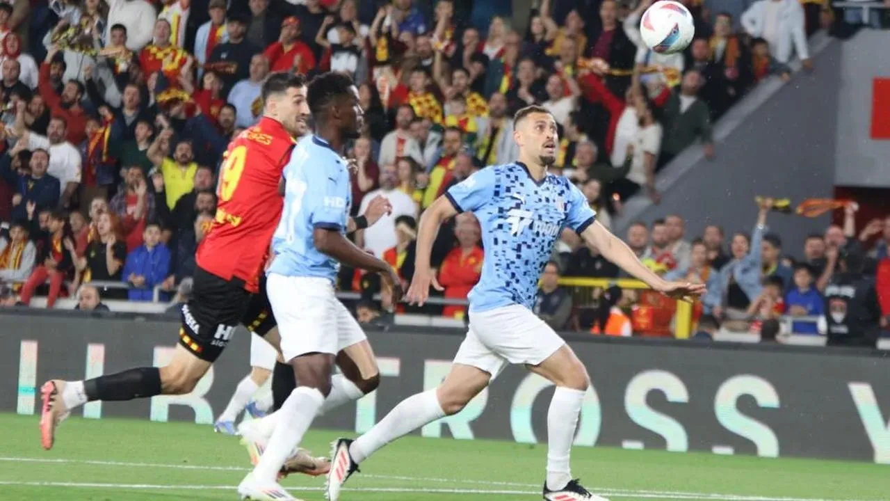 Trendyol Süper Lig: Göztepe: 2  Başakşehir: 0 (İ̇lk yarı)