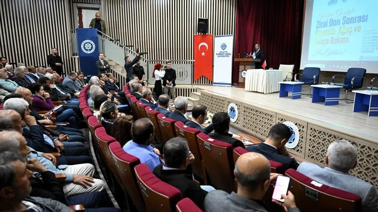 Vali Yavuz'dan çiftçilere bilimsel uyarı: Zirai don sonrası kayısı bakımı için panel düzenlendi