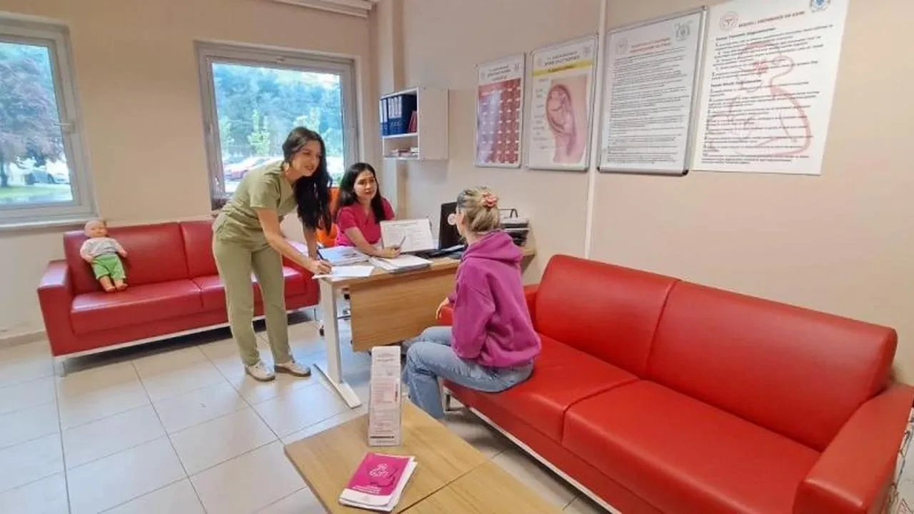 Zonguldak'ta Ebeler Haftası coşkuyla kutlandı: Normal doğumun önemi vurgulandı