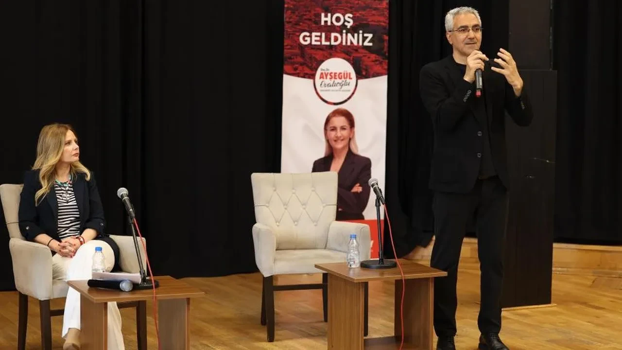 Bakırköy Muhabbeti'nde yazarlar Mümin Sekman ve Bahar Eriş'ten ilham verici buluşma