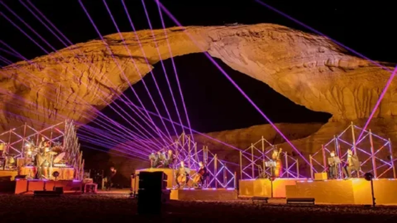 Kutsal Mirasın gölgesinde eğlence: Medain Salih'teki parti tepki topladı