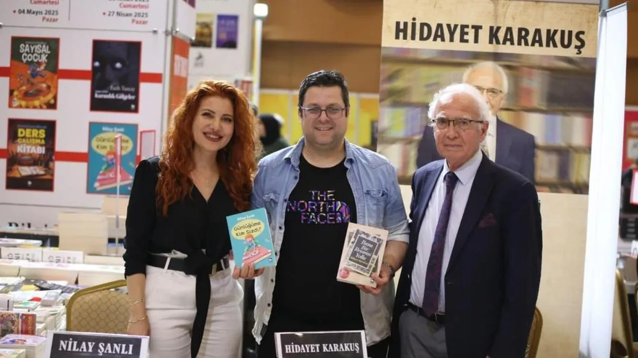 Kepez Kitap Fuarı'nda edebiyat rüzgarı: Yazarlar ve kitapseverler buluştu