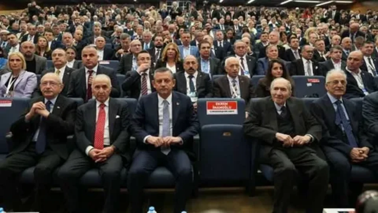 CHP'nin 21. olağanüstü kurultayı: Özgür Özel tek aday olarak seçildi