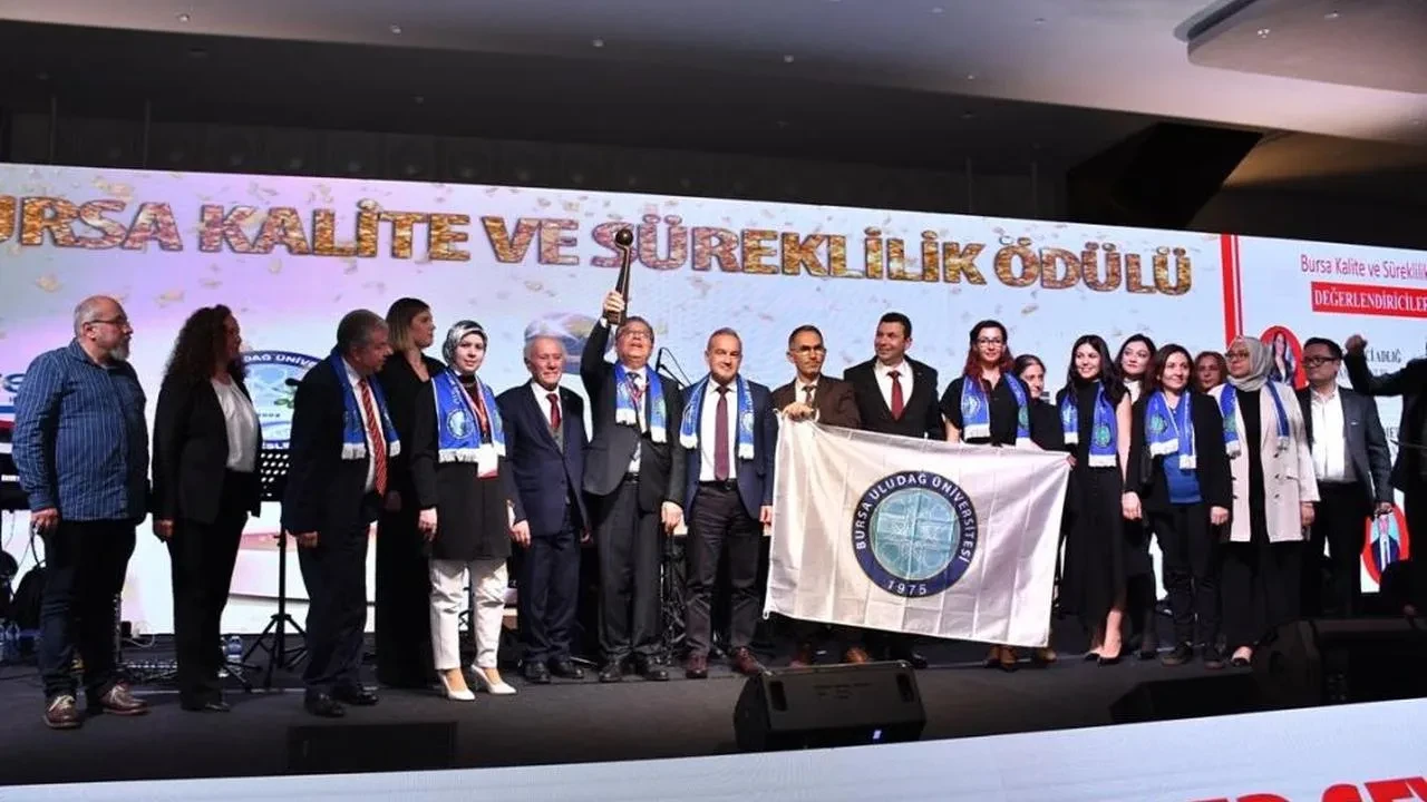 Gemlik MYO, Kalite Derneği'nden "Kalitede Süreklilik" Ödülü'nü kazandı