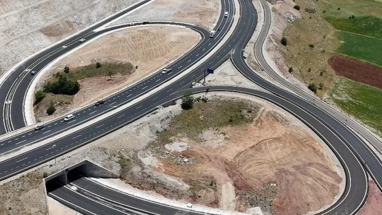 Denizli Tavas Serinhisar yolu bayram öncesi hazır
