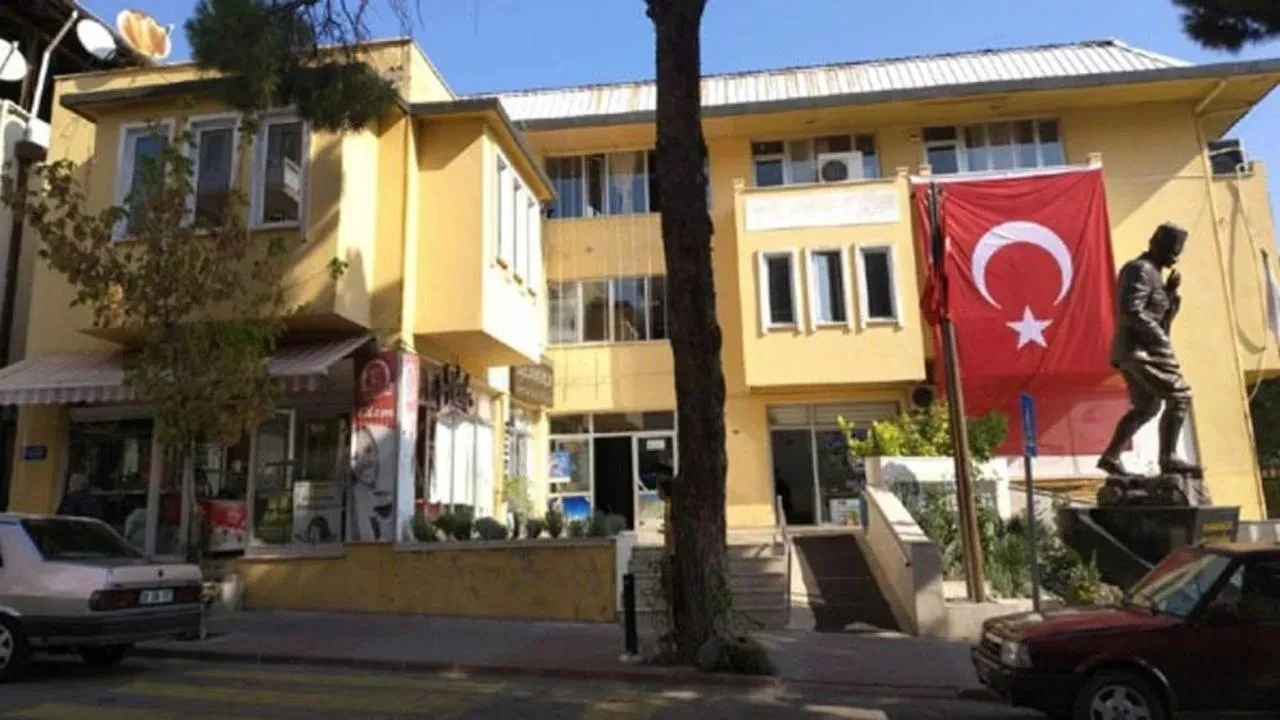 Buldan Belediyesi'nden açık artırma fırsatı: İki değerli taşınmaz satışa sunuluyor