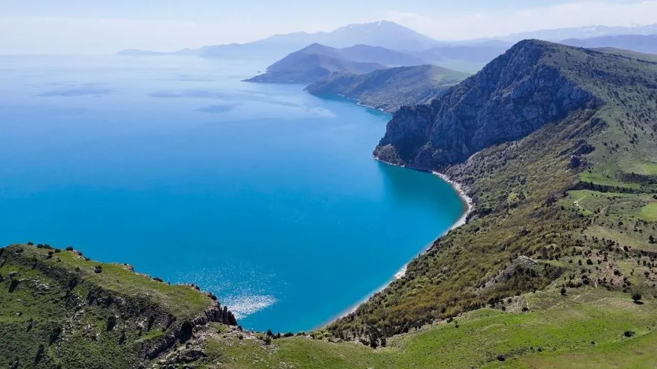 Tatvan'ın saklı cenneti Yelkenli köyü: Doğa tutkunlarını bekleyen eşsiz manzara