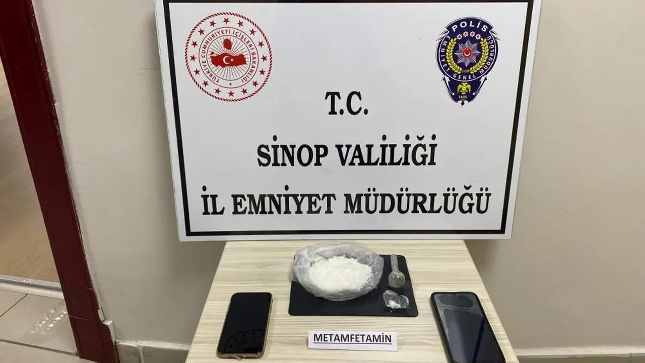 Sinop'ta 71.9 gr Metamfetamin Maddesi Ele Geçirildi