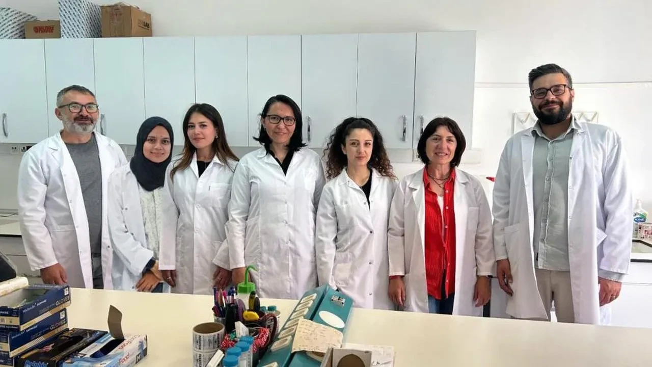 MSKÜ’den ACS Omega kapağında bilimsel başarı