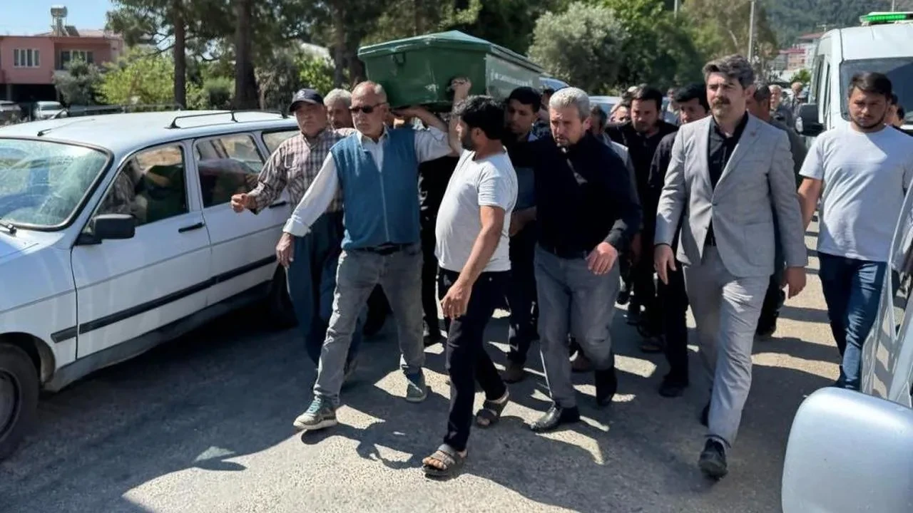 Mersin'deki bisiklet kazasında 12 yaşındaki Gökhan Orman hayatını kaybetmişti: Gözyaşları ile son yolculuğuna uğurlandı