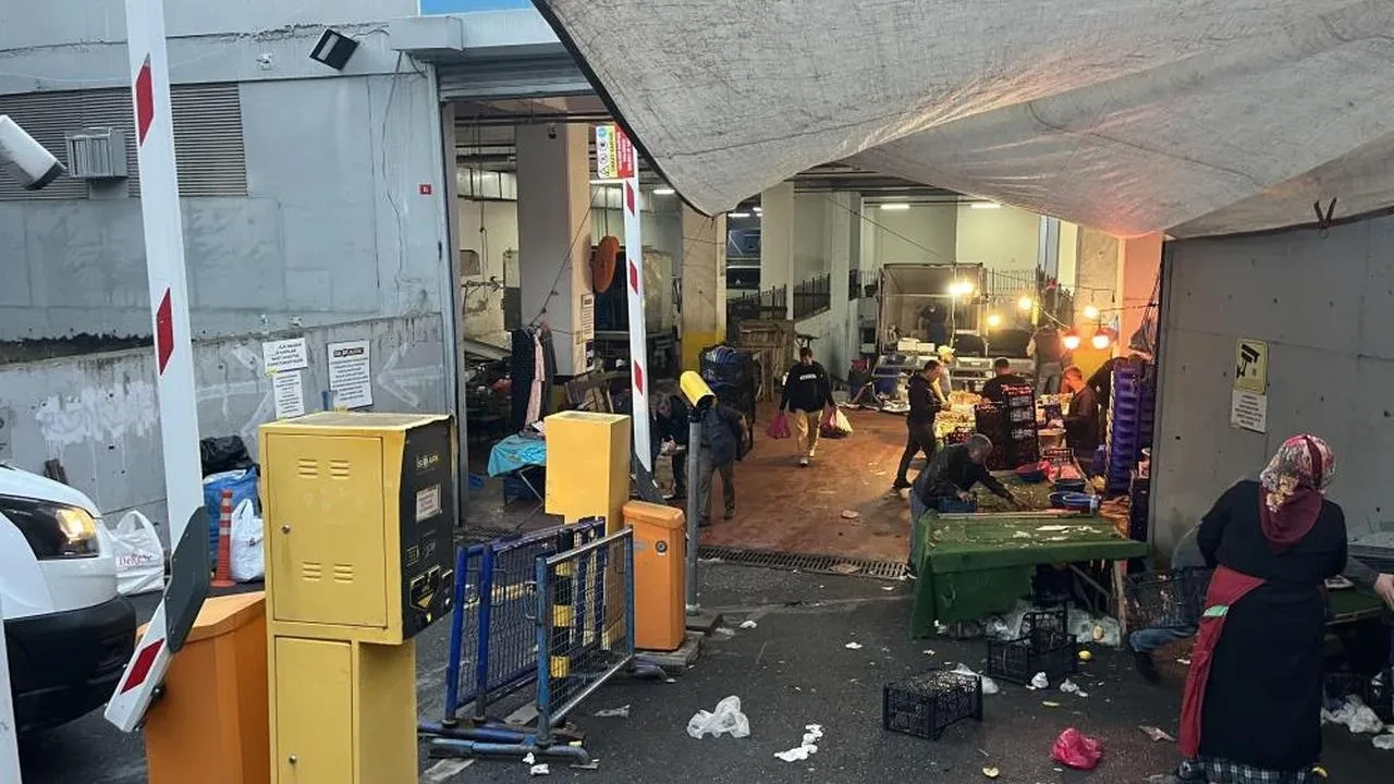 Bayrampaşa'da pazar yerine biber gazı saldırısı yapıldı