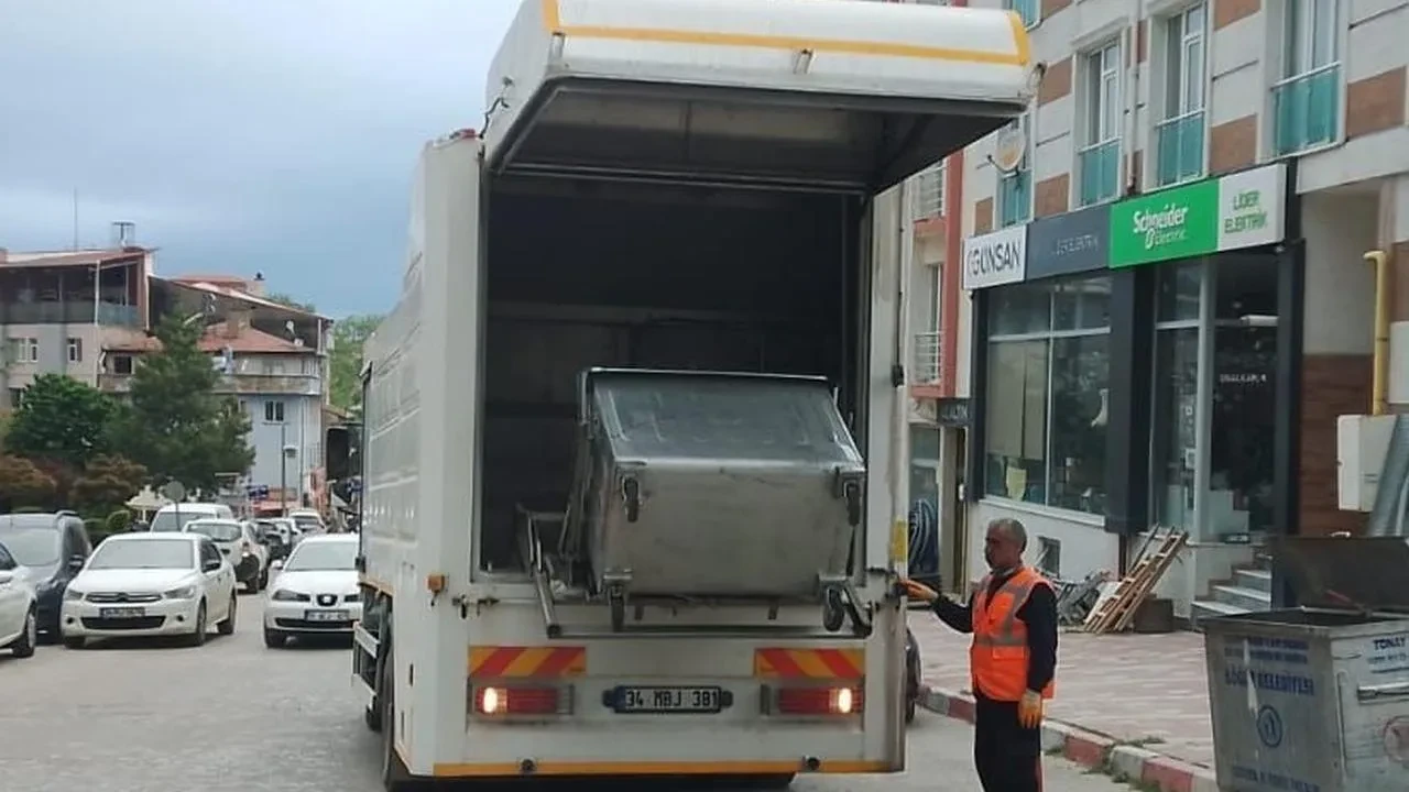 Söğüt Belediyesi konteynerleri Kurban Bayramına hazırladı