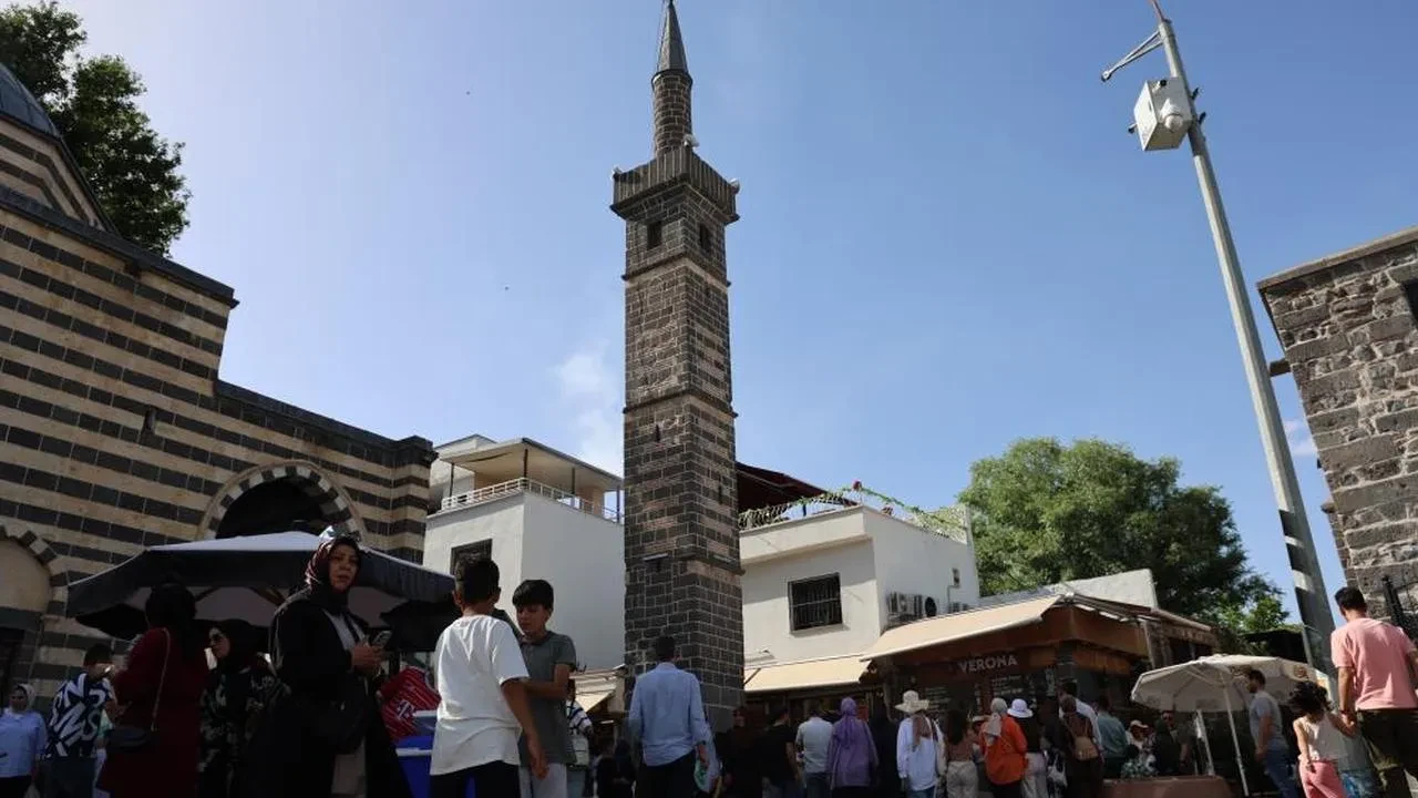 Dört Ayaklı Minare'de dilekler yedi turda kabul oluyor