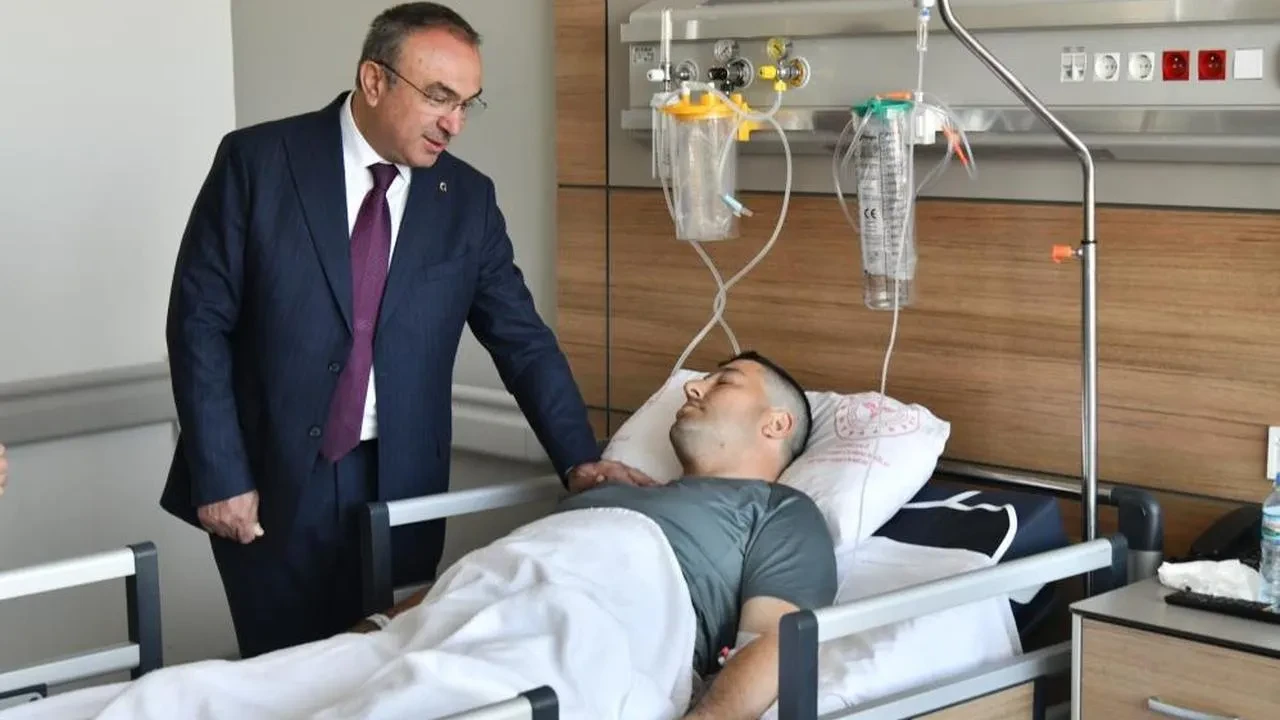 Tekirdağ'da alkollü sürücü polise çarptı: Yaralı polis memuru hastaneye kaldırıldı