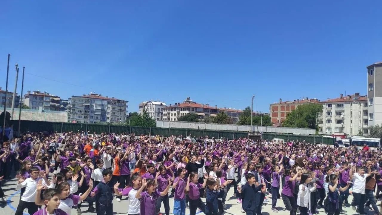 Mudanya'da 820 öğrenci Zumba ile coştu
