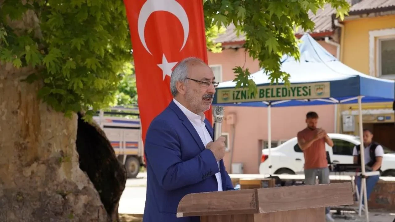 Dâvûdi Kayserî İznik'te tarihi çınar altında anıldı