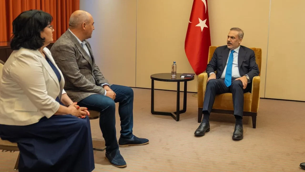 Bakan Fidan Kiev temaslarında Gagauz temsilcilerle buluştu