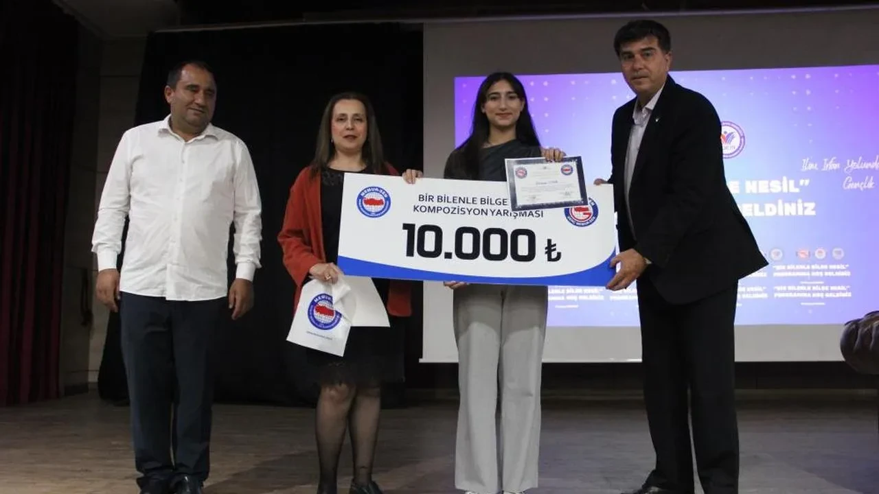 Manisa'da 'Bir Bilenle Bilge Nesil' projesi ödül töreni: 2 bin öğrenci için büyük katılım