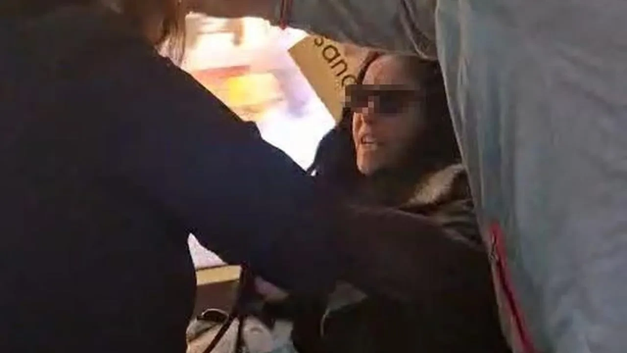 İstanbul Tramvayında koltuk kavgası: 3 kadın birbirine girdi