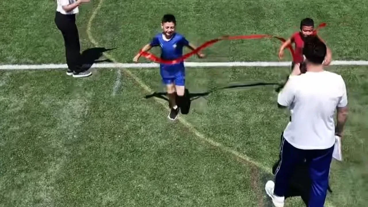 Simav'da özel eğitim farkındalık şenliği: Öğrencilerin performansları büyük beğeni topladı