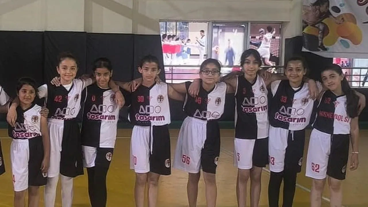 Kayseri'den Şanlıurfalı sporculara anlamlı forma desteği