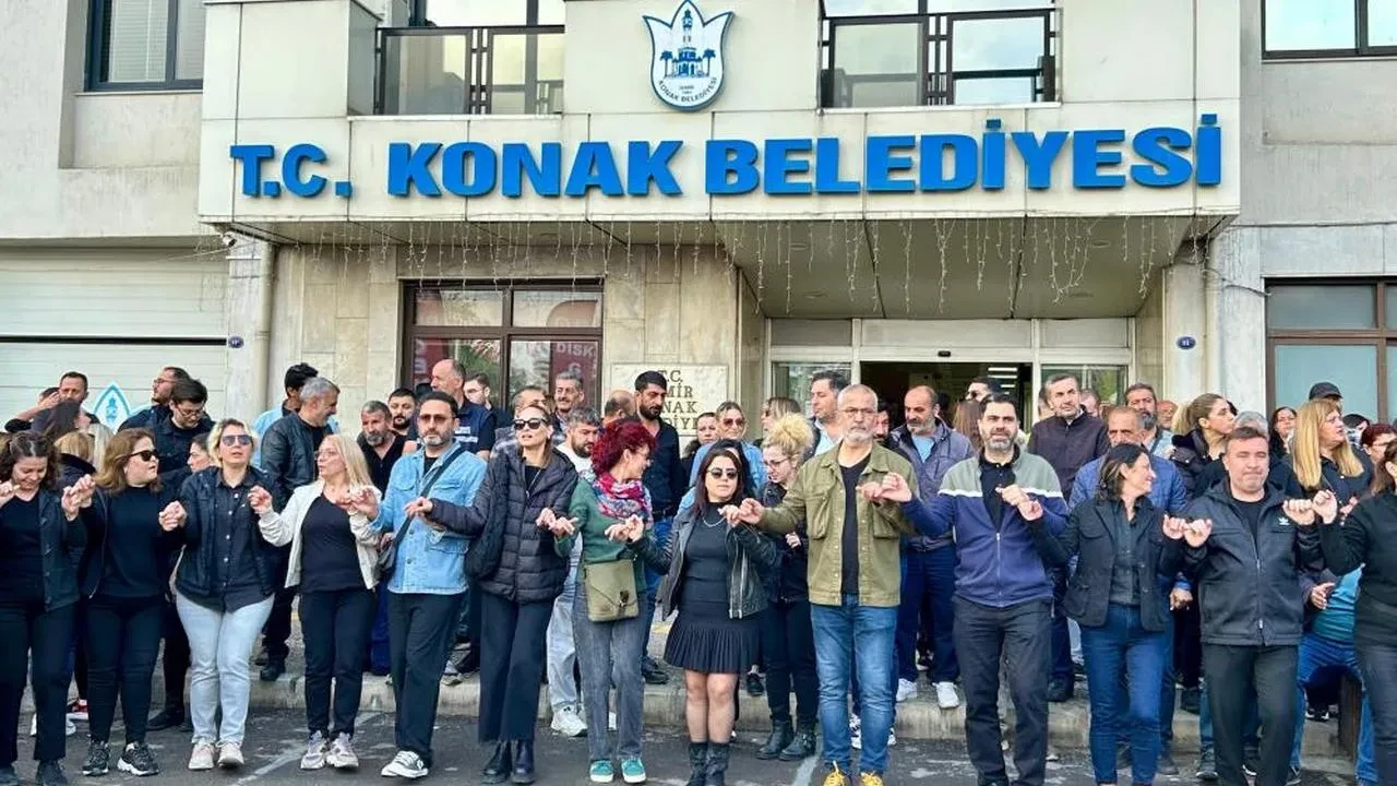 Konak Belediyesi'nde grev başladı: Çöp toplama hizmetleri durdu
