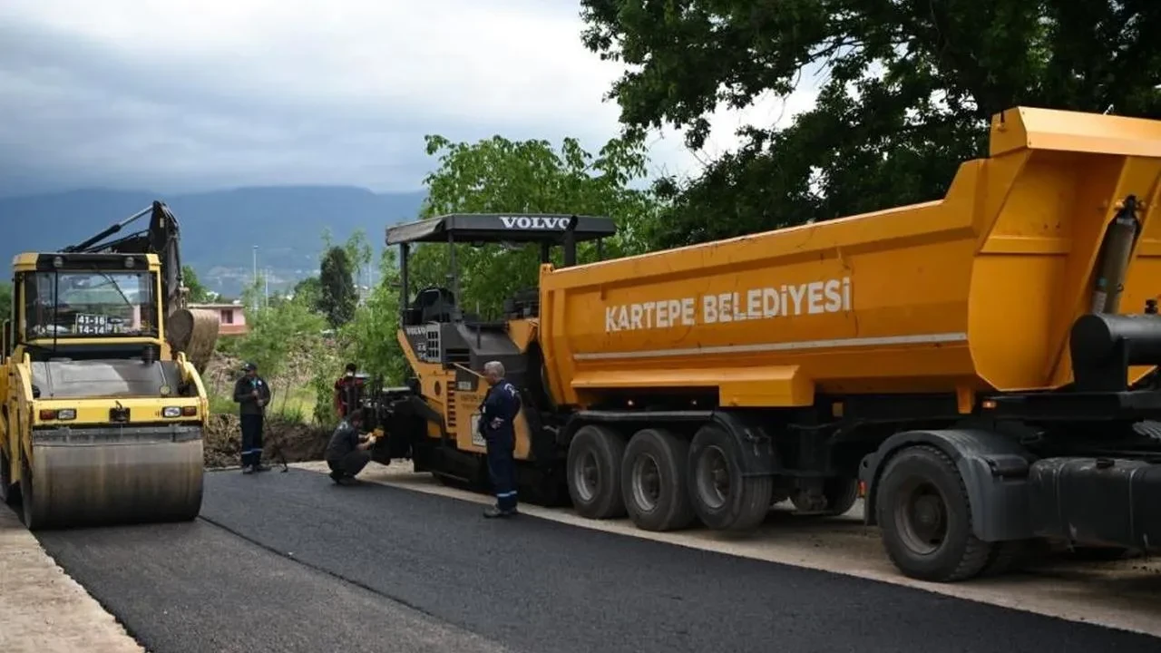 Kartepe'de ulaşıma konfor katacak asfalt çalışmalarına hız verildi