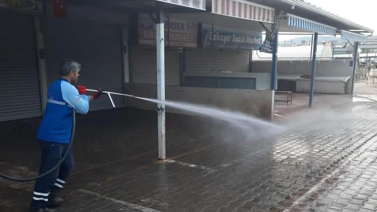 Didim Belediyesi'nden semt pazarlarında hijyenik temizlik seferberliği