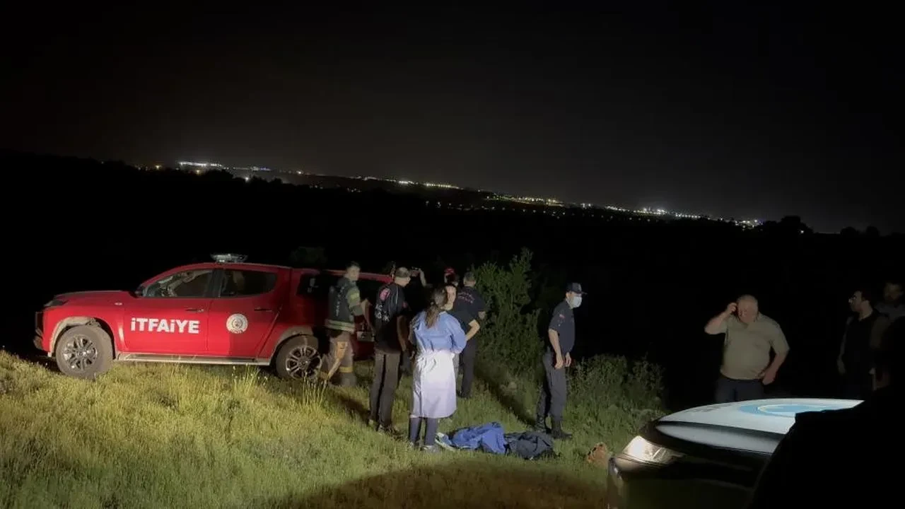 Define ararken kazdıkları kuyuda iki kişi öldü