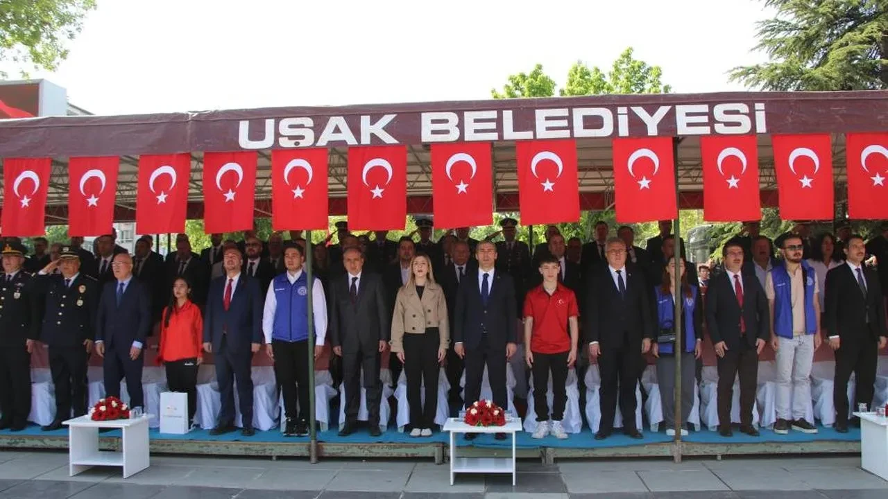 Uşak'ta 19 Mayıs coşkusu! Törene kimler katıldı, dereceye girenler belli oldu mu?
