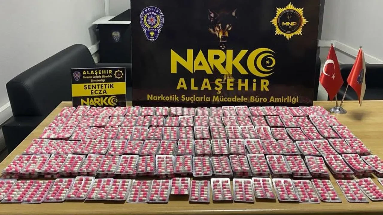 Manisa'da uyuşturucu operasyonu! 4 bin 482 sentetik hap ele geçirildi, şüpheli tutuklandı