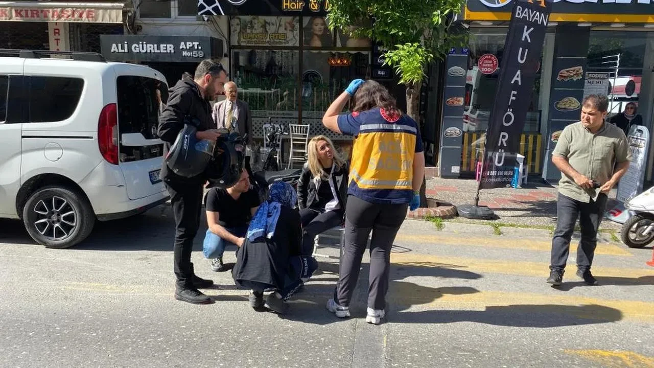 Aydın'da motosiklet ve otomobil çarpıştı: Kazada bir kadın yaralandı