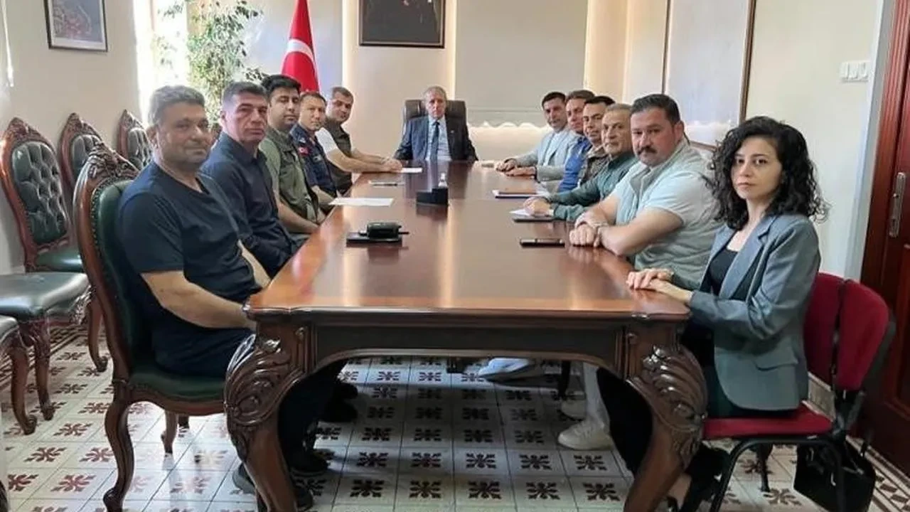 Kuşadası'nda yaban domuzu tehditi: Çözüm toplantısı yapıldı