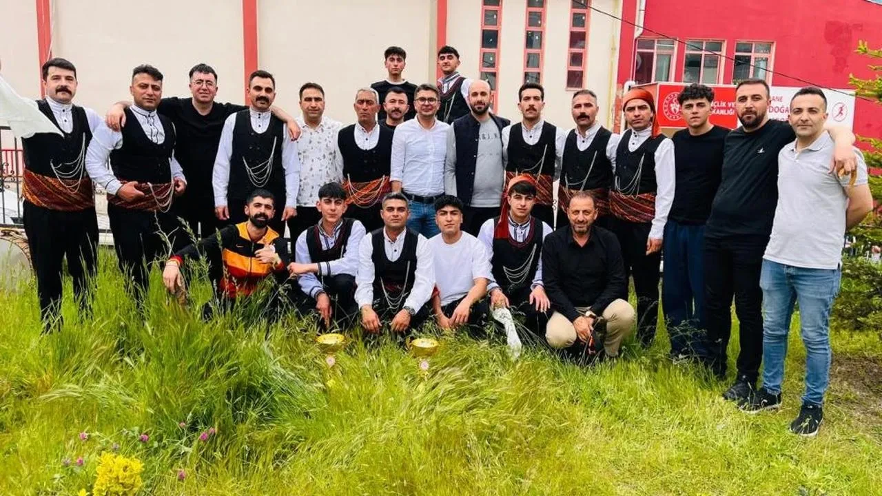 Ağrı Halk Eğitimi Merkezi'nden büyük başarı: İki birincilik! Türkiye finalleri yolda