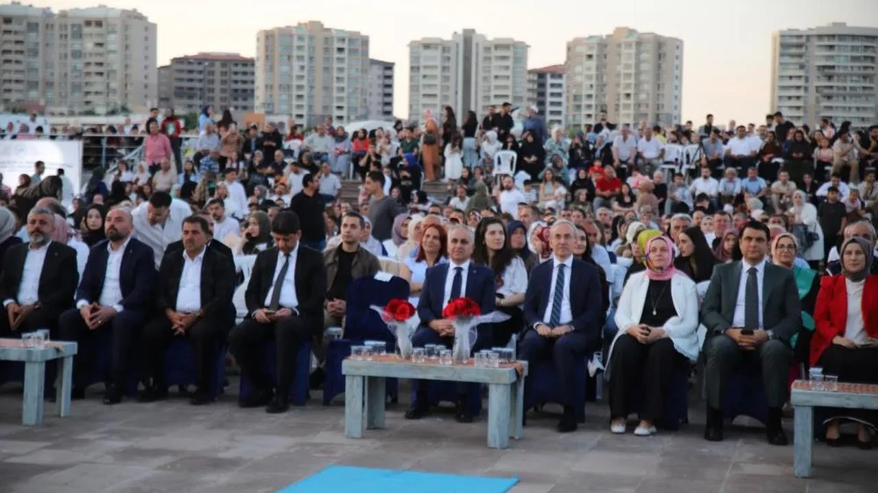 Gaziantep İslam Bilim ve Teknoloji Üniversitesi mezunlarını coşkuyla uğurladı