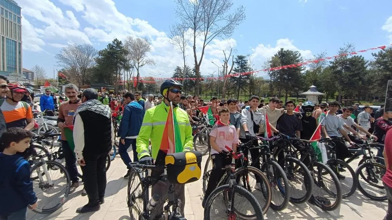 Malatya'da bisikletli protesto: Gazze için ses yükseltildi