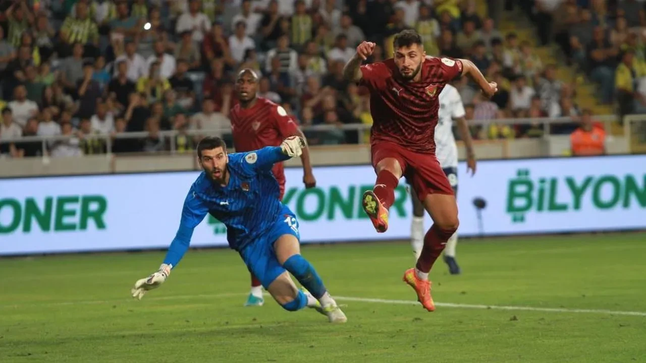 Atakaş Hatayspor'dan Fenerbahçe'ye Mersin'de ağır darbe