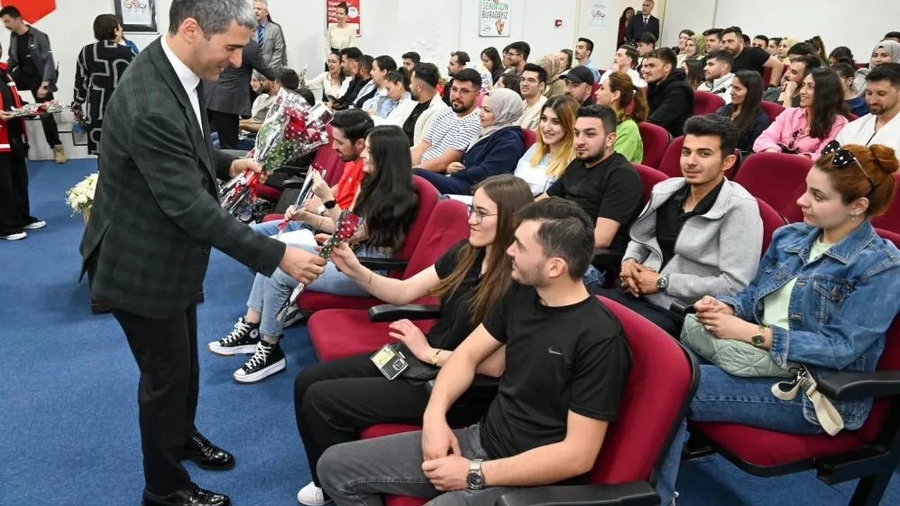 Evlenecek Gençlere Eğitim Desteği! Aile Yılı'nda Sağlıklı Evlilikler İçin İlk Adım Atıldı