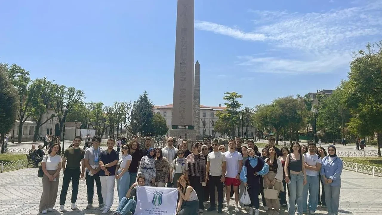 SUBÜ öğrencileri İstanbul'un tarihini ve güzelliklerini keşfetti