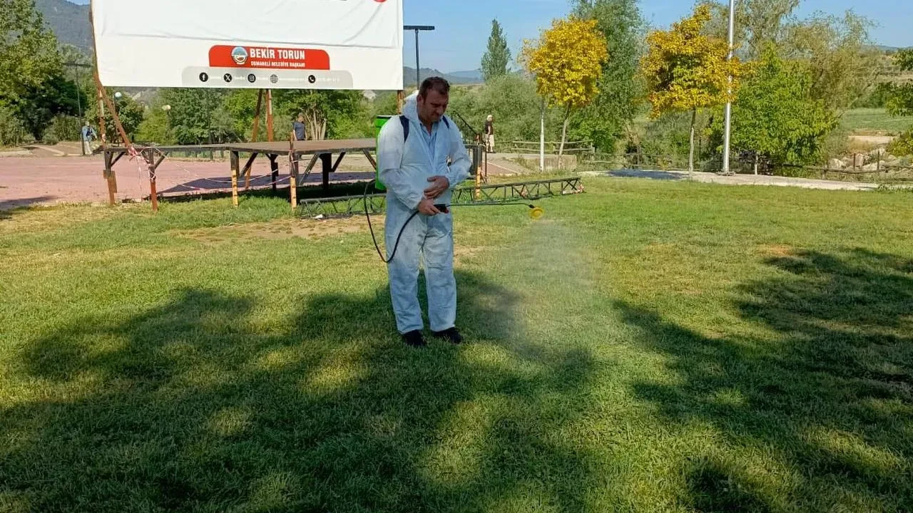 Osmaneli Belediyesi Sakarya Nehri çevresini ilaçlıyor başladı