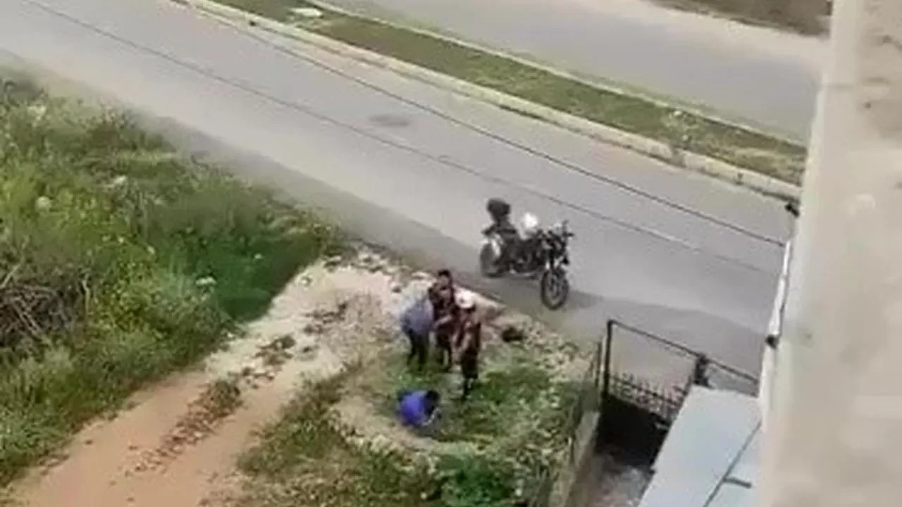 Antalya'da polislerin darp görüntüleri gündem oldu: İki memur görevden uzaklaştırıldı